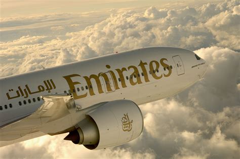 emirates flight to dubai.
